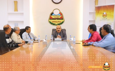 مدير تربية ساحل حضرموت يلتقي مدير إدارة التدريب والتوعية في الوحدة التنفيذية للتغذية المدرسية بوزارة التربية والتعليم