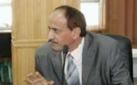 الرقيبي يعزي في وفاة الدكتور فضل ناصر امطلي