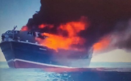 احتراق سفينة بريطانية قبالة السواحل الحديدة.. فيديو