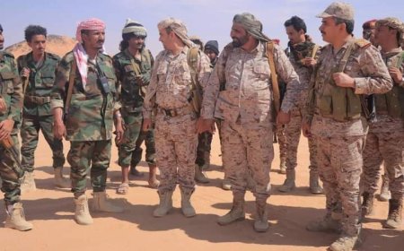 رئيس هيئة العمليات يتفقد أبطال الجيش الوطني في جبهات شرق الجوف