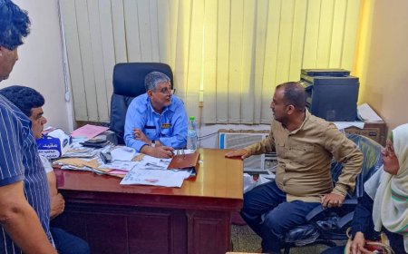 السلطة المحلية بصيرة تسلم موقع مشروع ترميم مبنى الهجرة والجوازات للجهة المنفذة