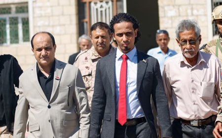 مؤمن السقاف يتفقد عدداً من المرافق الخدمية في مديرية دار سعد بالعاصمة عدن