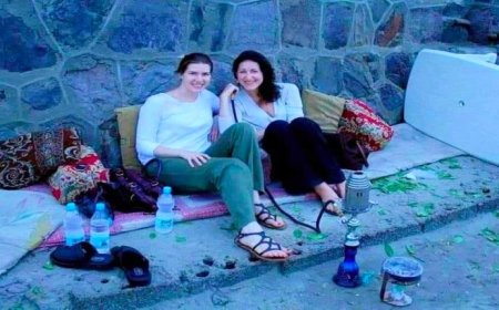 ظهور فتيات أجنبيات بساحل ابين