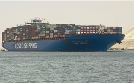 أمريكا تُطالب سفنها التجارية بعدم المرور بالقرب من مناطق الحو.ثيين