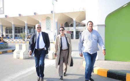 شاهد وموثق لحرب صيف 1994.. وصول الإعلامي المغربي توفيق جزوليت إلى عدن (صور)