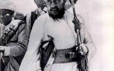 عقدٌ مضى مذ عاود الإمام