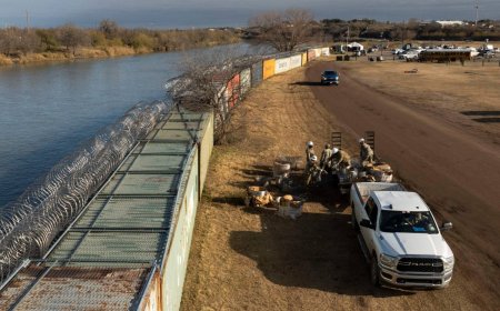 بعد تحدي حاكمها بايدن .. ما الذي يحدث في تكساس ؟