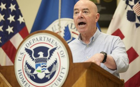 وزير الأمن القومي الأميركي «على طريق العزل» !