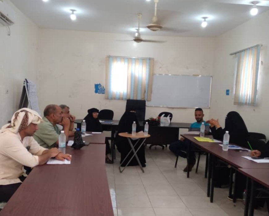 مدير صحة الشيخ عثمان يعقد اجتماع بمديري المرافق الصحية بالمديرية