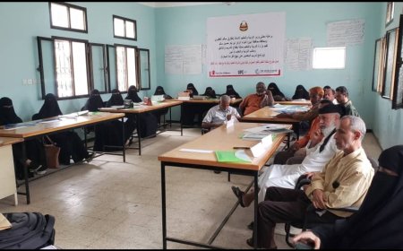 بمشاركة 438 معلما ومعلمة .. اختتام الدورة التدريبية لمعلمي ومعلمات نهج القراءة المبكرة بخنفر أبين