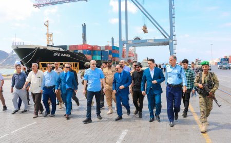 جهود وزير النقل تثمر في استعادة النشاط التجاري الحيوي لميناء عدن وزيادة قدرته التنافسية