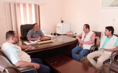 مدير عام بروم ميفع يلتقي بإدارة جمعية الوصول الإنساني بالمكلا بخصوص تأهيل شبكة مشروع مياه ميفع