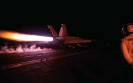 الجيش الأميركي يعلن قصف صاروخ كروز للحوثيين كان معدا لضرب سفن بالبحر الأحمر