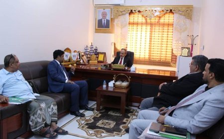 الوصابي يطّلع على سير عمل جامعة المهرة