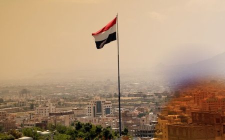 صحافي سعودي بارز يوجه رسالة في غاية الأهمية للمكونات اليمنية