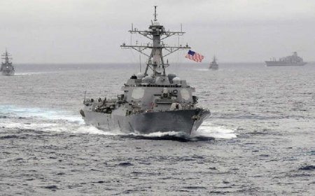 إعلان أمريكي بشأن إصابة سفينة مرابطة في خليج عدن بصاروخ حوثي