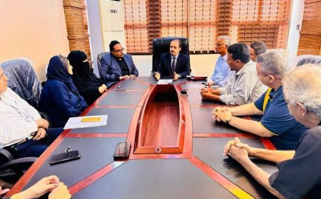 الإرياني يزور مؤسسة 14 أكتوبر ويوجه بمواكبة التطورات المتلاحقة في الإعلام الجديد