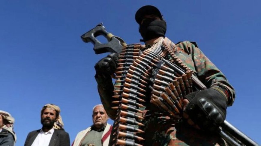رئيس مجلس القيادة اليمني يحذر من مخاطر استمرار تهريب الأسلحة إلى الحو.ثيين