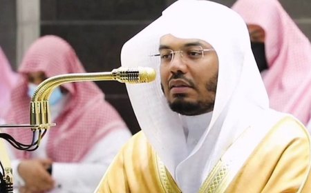 لأول مره منذ 9 سنوات ....غياب (ياسر الدوسري) عن إمامة الحرم المكي في صلاتي التراويح والتهجد