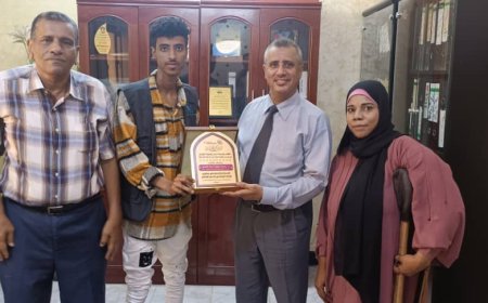 مؤسسة أرمان تكرم مدير عام مكتب الشئون الاجتماعية بعدن لمناصرته تفعيل قرار 5 % لتوظيف ذوي الاحتياجات