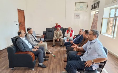 وفد وزارة التربية والتعليم يزور محافظة تعز ويتفقد سير العملية التعليمية والبرامج التدريبية للقرائية والحسابية بالمحافظة