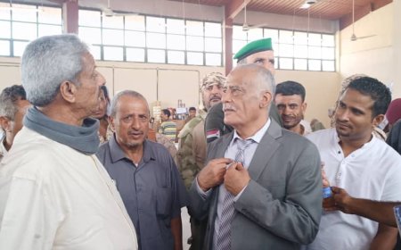 المحافظ التركي يدشن الخيمة الرمضانية بمحافظة لحج