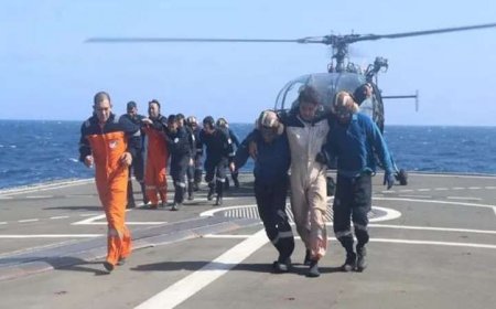 (فيديو) بالطيران.. إجلاء أفراد طاقم السفينة (ترو كونفيدنس) بعد هجوم حوثي أودى بحياة عدد منهم