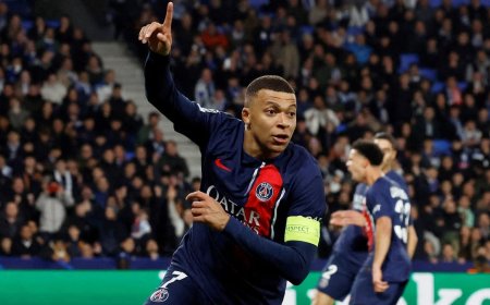 تفاصيل مثيرة.. برشلونة يمنع سان جيرمان من تعويض مبابي