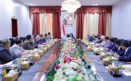 هل ترى النور؟!.. قرارات لرئيس الوزراء بن مبارك خلال ترؤسه اجتماع الحكومة بعدن