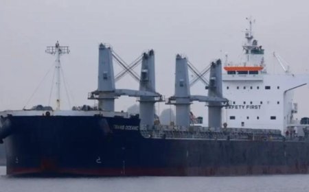 تحذير عاجل من البحرية البريطانية.. هجوم جديد على سفينة في البحر الأحمر