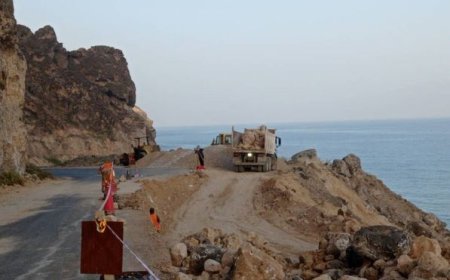مؤسسة الطرق والجسور بالمهرة تبدأ أعمالها الترابية لعدد من المقاطع الخطرة