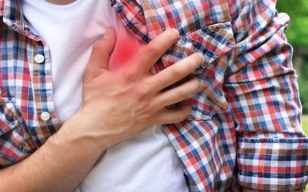 هل تشعر بألم في الصدر عند السعال؟.. احذر هذه الأعراض والأسباب
