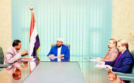 عضو مجلس القيادة المحرمي يحث على مضاعفة الجهود لتطوير العملية التعليمية