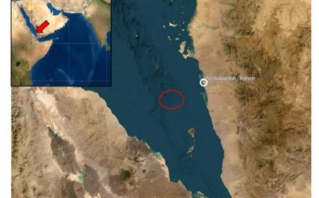عاجل.. هجوم حوثي جديد على سفينة تجارية في البحر الأحمر وإعلان بريطاني بشأنها