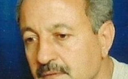 عاجل.. وفاة الصحفي العدني الكبير فريد صحبي رئيس صحيفة الزمان