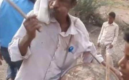 (رصاصة غادرة تُفجع أسرة).. قناص حوثي يُغتال مواطن أثناء جمعه لقوت يومه