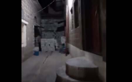 بالفيديو.. قيادي حوثي يغتصب مبنى مسجد في مدينة إب ويحول باحاته إلى سكن خاص به!