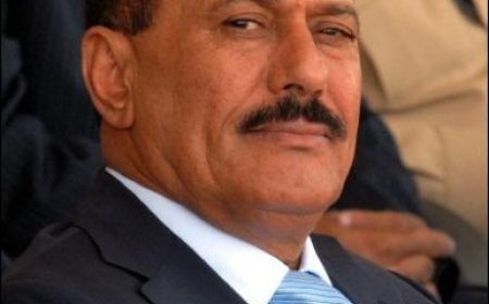 ”نهاية الحوثي قريباً والمتحوثون سيندمون”.. مقرب من الرئيس الأسبق صالح يؤكد قرب نهاية الحوثيين