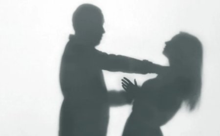 خنق زوجته حتى ماتت.. جريمة مروعة سبقتها جريمتان.. تفاصيل