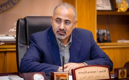 (الزبيدي) يوقف أي تكليفات في قيادة المنطقة الحرة بعدن (وثيقة)