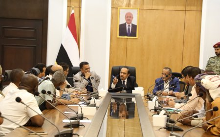 محافظ حضرموت يرأس اجتماعًا لبحث اجراءات التسريع لمعرفة نتائج التحقيقات لملابسات مقتل الصيّاد عمر العمودي بجمهورية الصومال