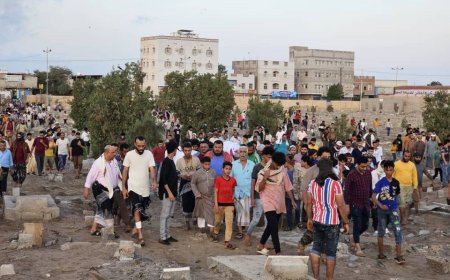 تشييع مُهيب لجثمان (مُنقذ أسرته وجيرانه من الحريق) بعدن