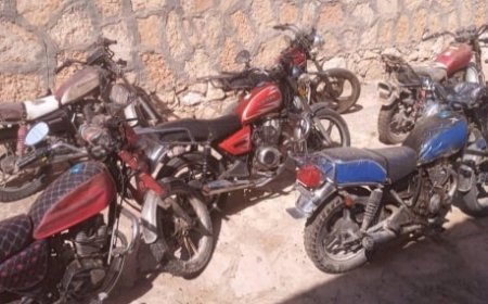 المكلا.. مركز شرطة روكب-بويش يضبط متهم بسرقة ٩ دراجات نارية