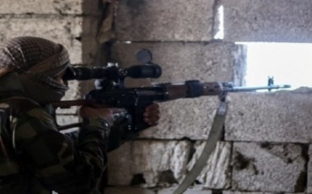 مقتل شاب وإصابة آخر برصاص قناص حوثي في تعز