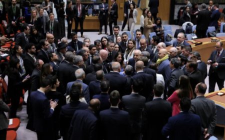 عاجل..  مجلس الأمن يتبنى قرارا بوقف إطلاق النار في غزة وحماس ترحب وإسرائيل غاضبة