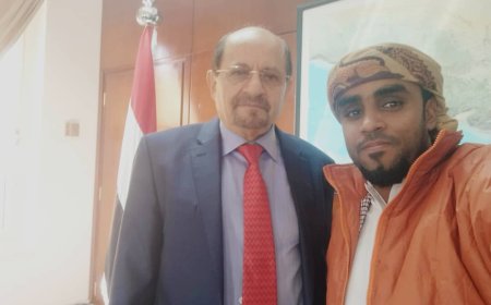 رئيس مؤسسة طموح للتنمية الإنسانية يهنئ الدكتور شائع الزنداني