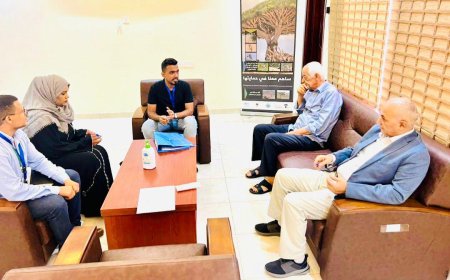 وزير المياه والبيئة يبحث مع مسؤولة البرامج بمنظمة سمارتيان بيرس مشاريع المياه والصرف الصحي