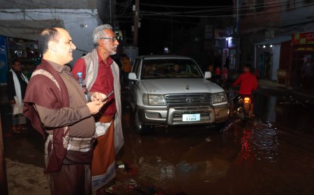 مدير عام دارسعد يواصل نزولاته الميدانية لمتابعة أعمال شفط مياه الأمطار بالمديرية