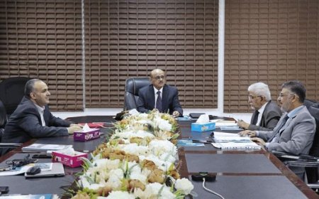 البنك المركزي يحذر من التعامل أو القبول بأي عملة مزورة قد تصدر من صنعاء