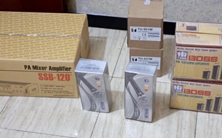 مؤسسة أبين للتنمية تقدم أجهزة إلكترونية لمسجد قرية الفرش في مديرية لودر